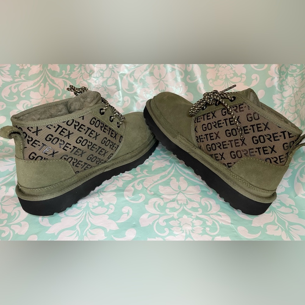 UGG NEUMEL GORE TEX MOSS GREEN BOOTS - WOMENS SZ 5 (BRAND NEW WITHOUT BOX)